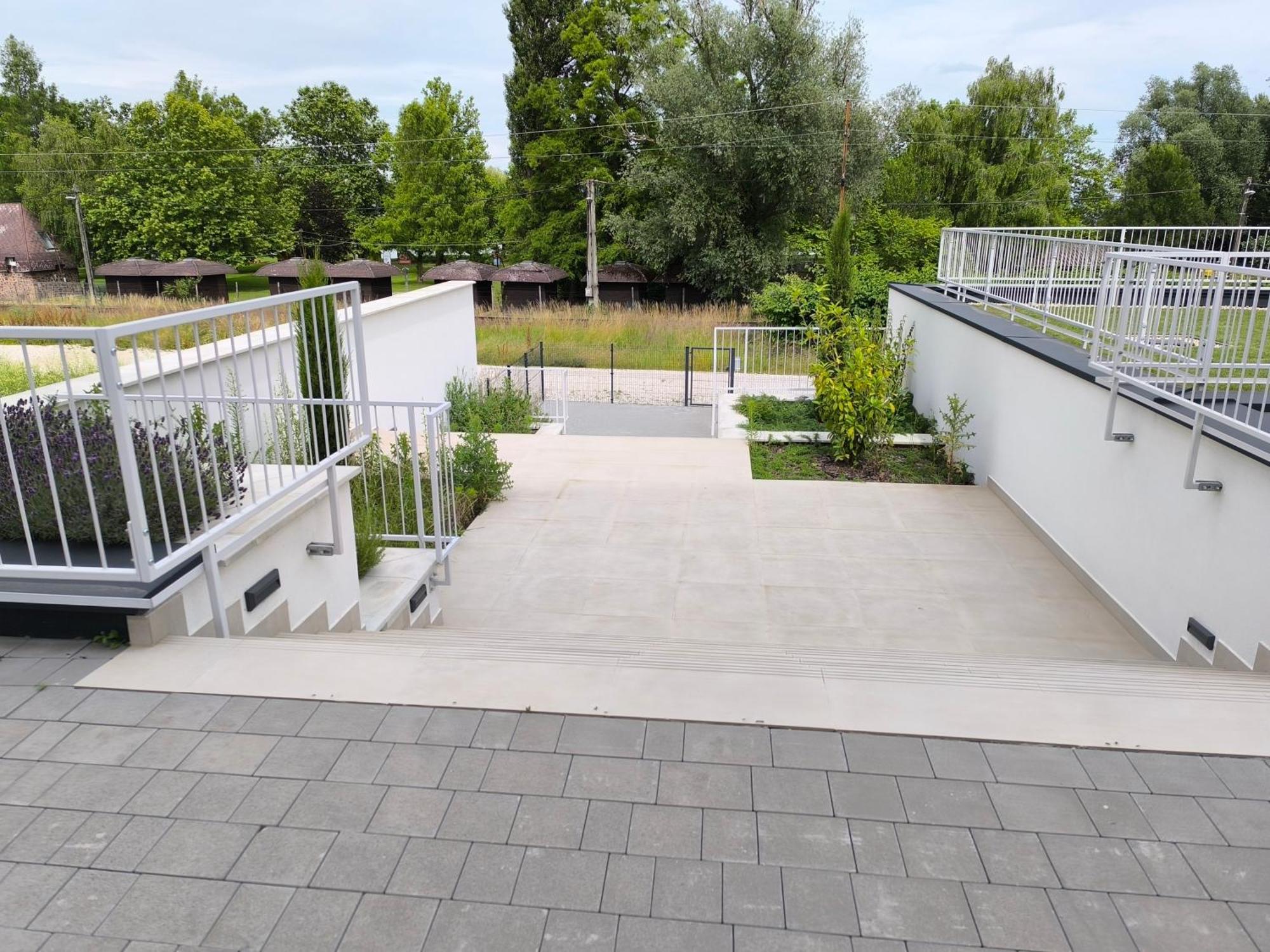 Helikon Terrace Susanne Apartment Keszthely Εξωτερικό φωτογραφία